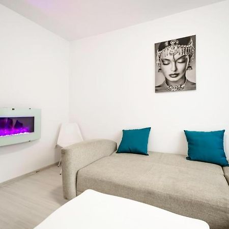 Nice Apartament Arad Exterior foto